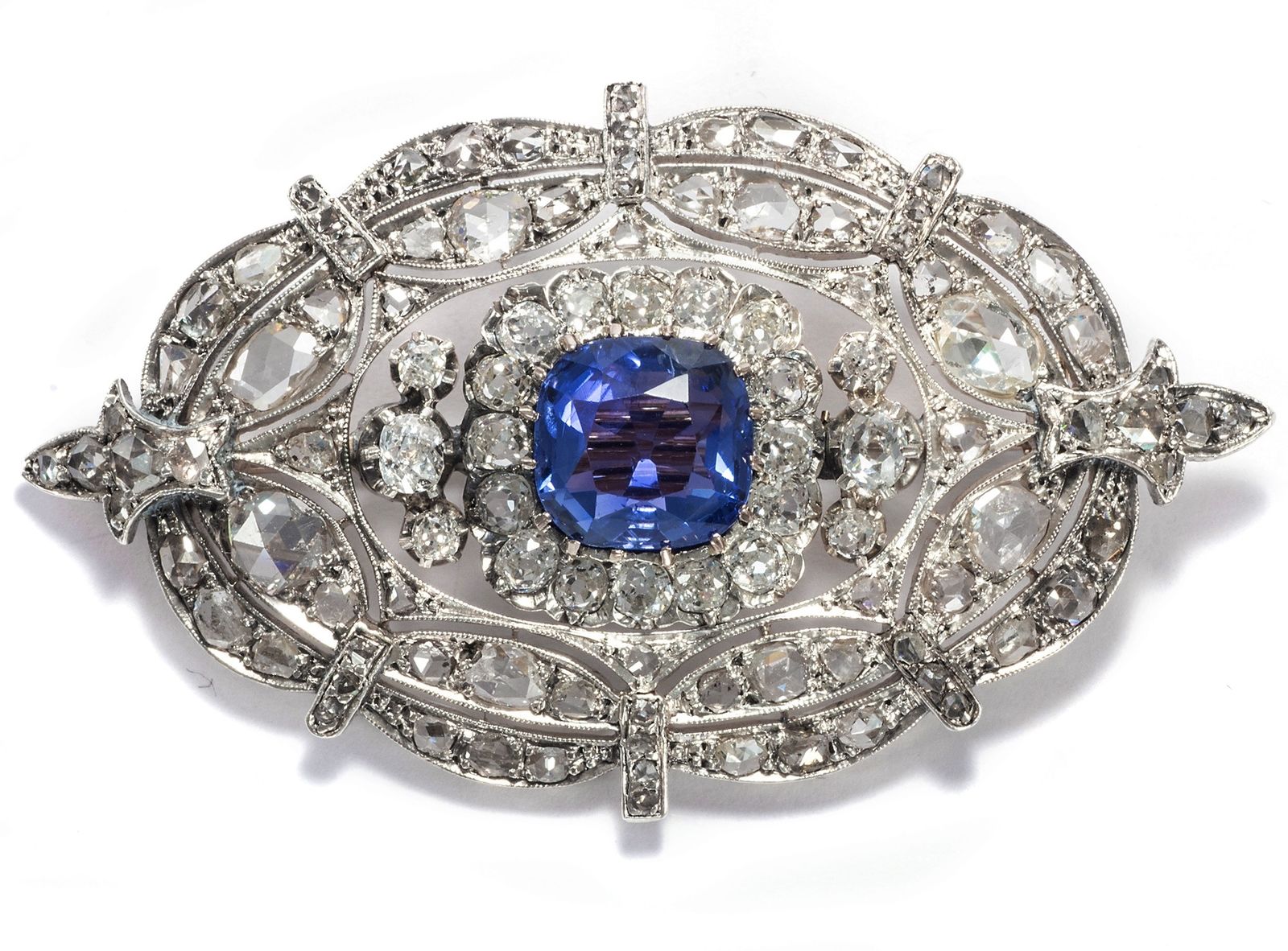 Read more about the article Beautiful Brooches
